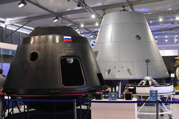 Макеты «Федерации» МАКС 2013. Фото с сайта federalspace.ru Корабль «Федерация»