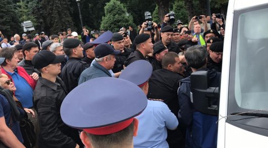 Фото ©Tengrinews.kz Митинг в Алматы