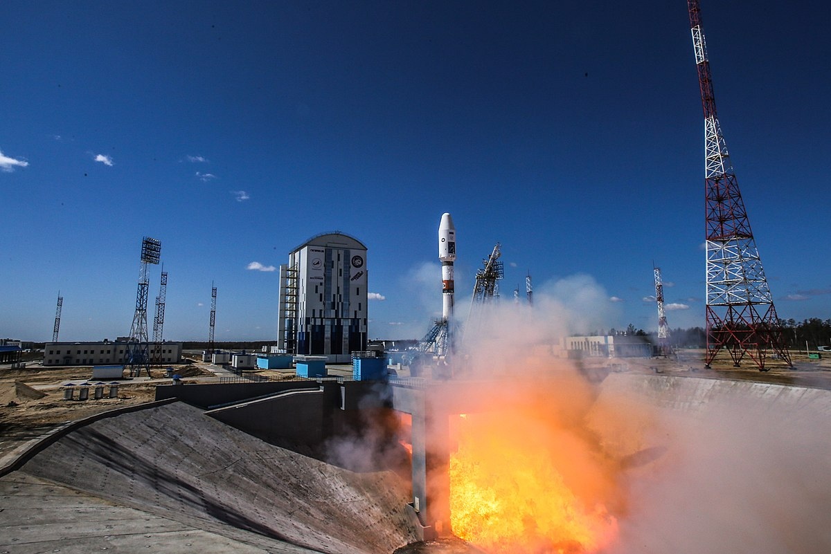 Запуск ракеты-носителя «Союз-2.1а». Фото Владислав Ларкин с сайта wikimedia.org