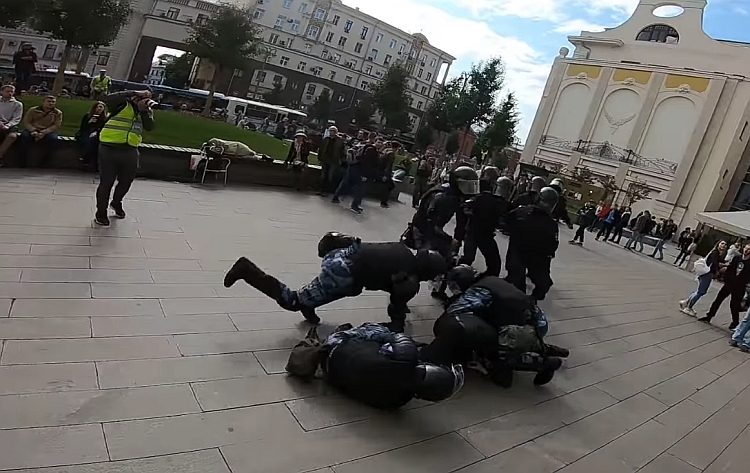 Задержание Устинова