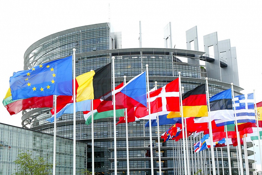 Фото с сайта wikipedia.org Здание Европарламента