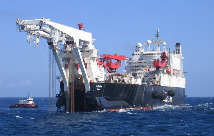 Судно компании Allseas, проводившей работы по прокладке трубопровода. Фото PR Allseas с сайта wikimedia.org Судно компании Allseas