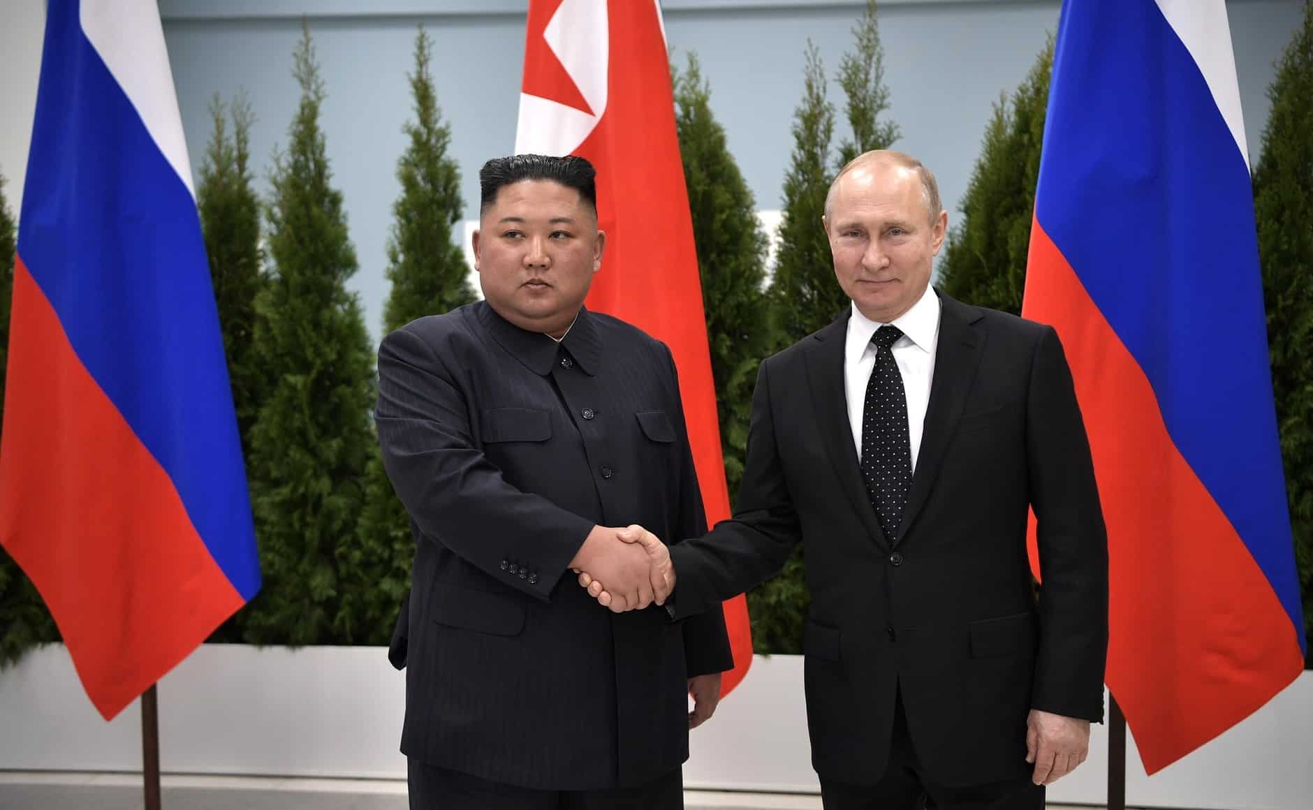 Фото с сайта wikipedia.org Ким Чен Ын и Владимир Путин