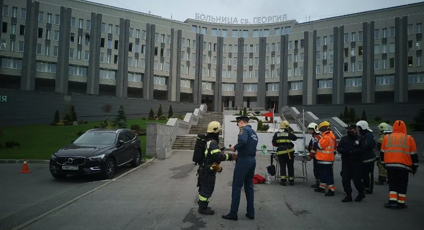 Фото : Главное управление МЧС по Санкт-Петербургу Пожар в больнице Святого Георгия в Петербурге