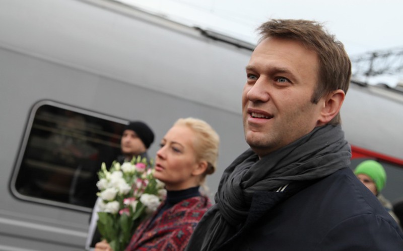 Алексей Навальный с супругой на Ярославском вокзале © KM.RU, Алексей Белкин Алексей Навальный с супругой на Ярославском вокзале © KM.RU, Алексей Белкин