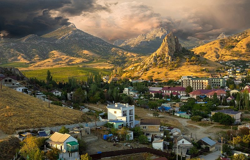 Карадаг. Фото с сайта pixabay.com