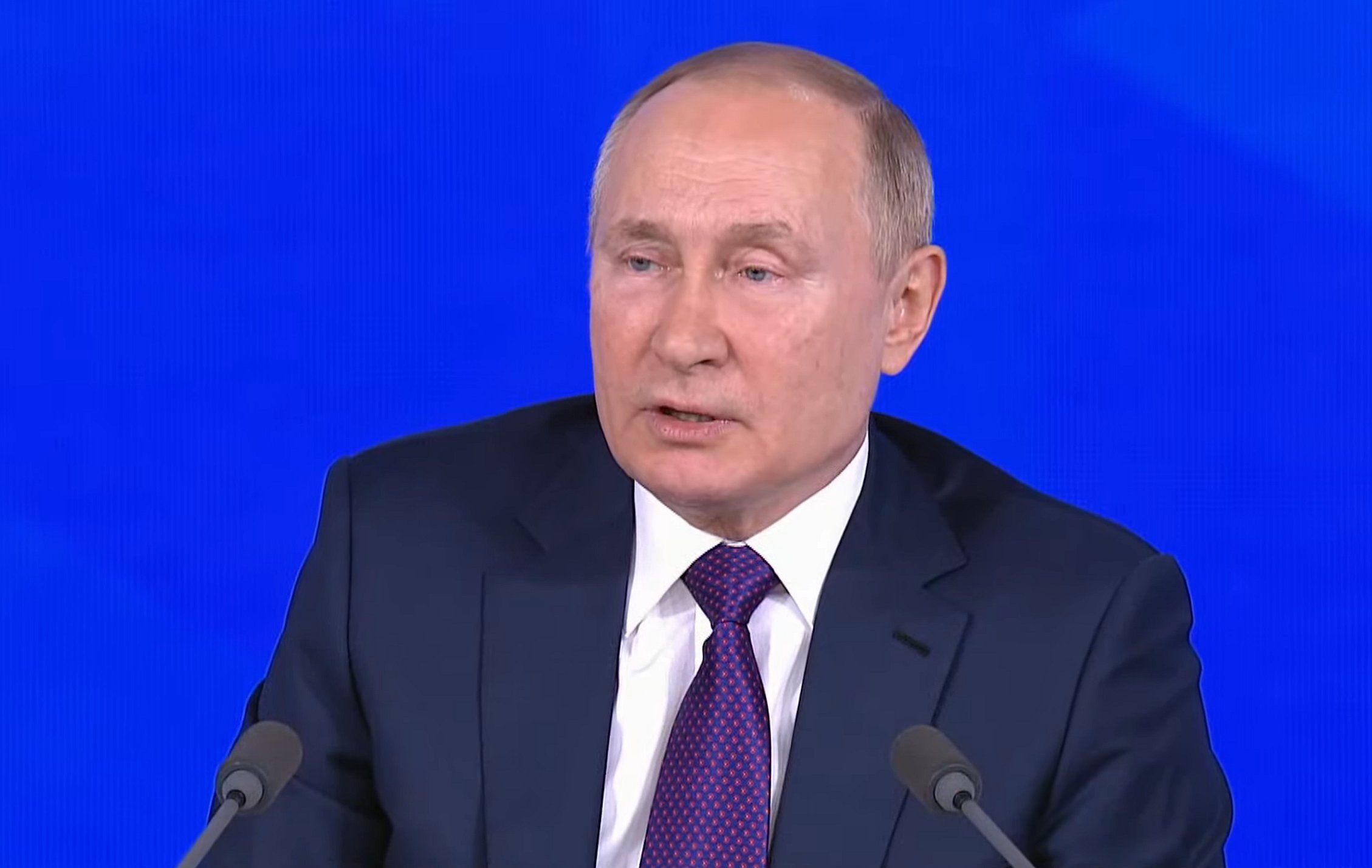 Стоп-кадр из видеотрансляции Путин