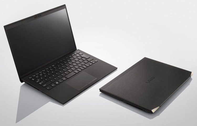 Фото с сайта fonearena.com Vaio Z (2021)