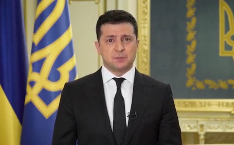 Стоп-кадр из видео Зеленский