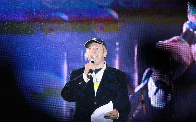 Актер Михаил Ефремов читает стихи © KM.RU, Александра Воздвиженская Адвокаты Михаила Ефремова добиваются смягчения ему наказания