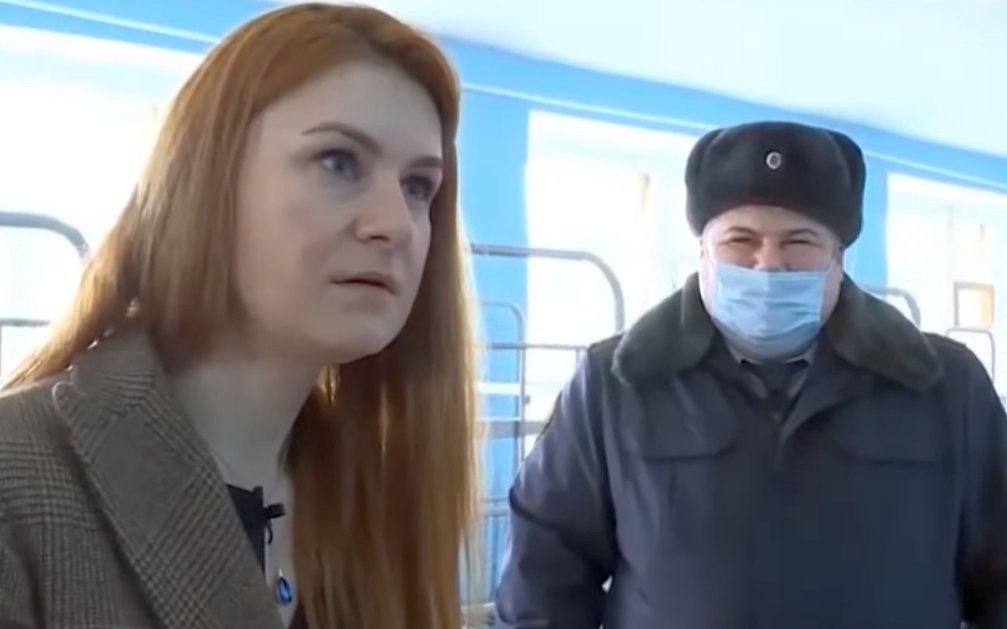 Бутина в колонии ИК-2 у Навального. Стоп-кадр из видео в YouTube Бутина в колонии ИК-2 у Навального