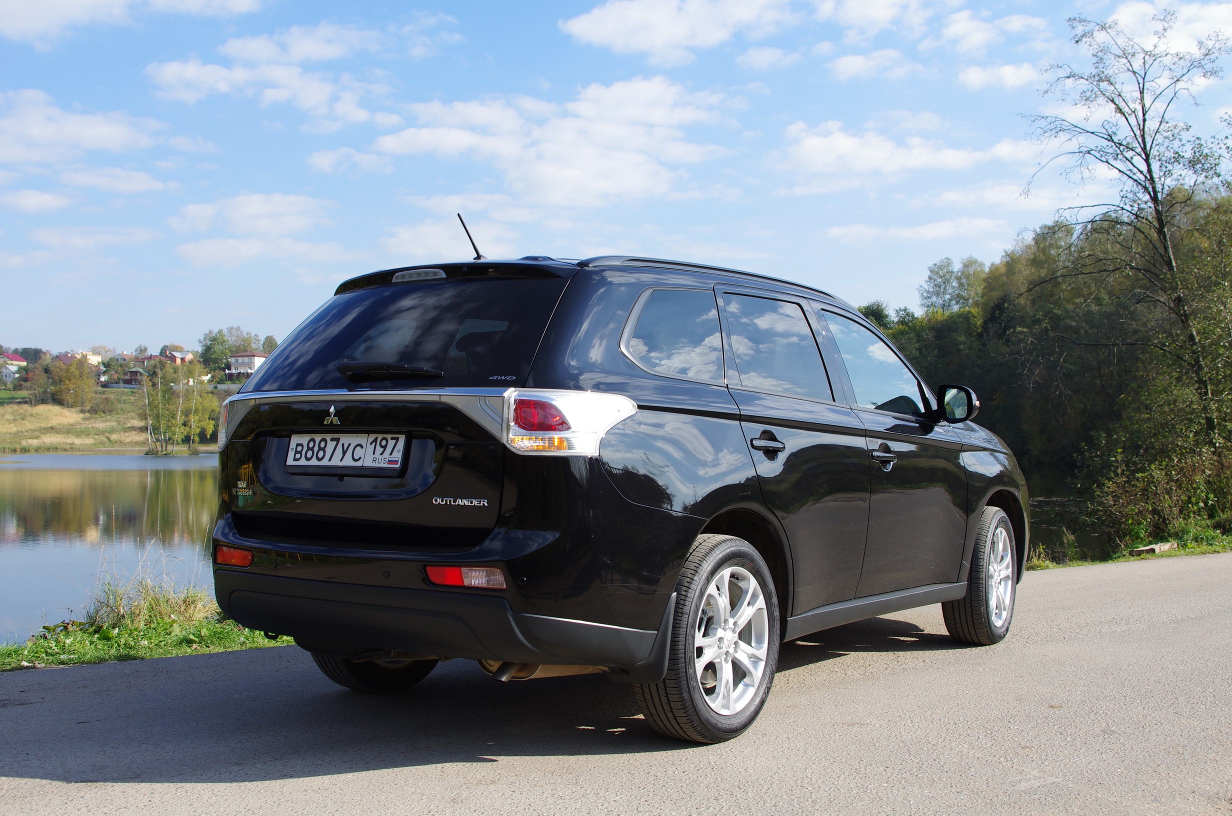 © KM.RU, Кирилл Савченко Mitsubishi Outlander © KM.RU, Кирилл Савченко