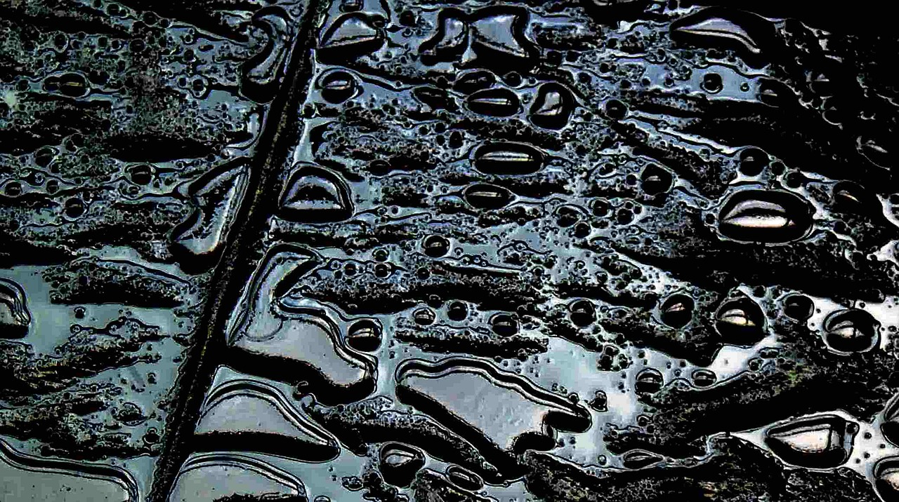 Нефтяное пятно. Фото с сайта Pixabay.com