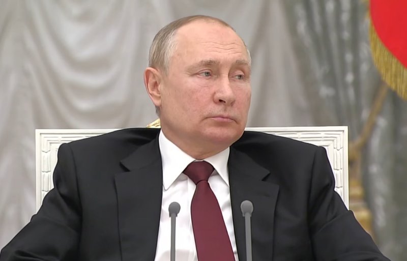 Стоп-кадр из видеотрансляции Путин