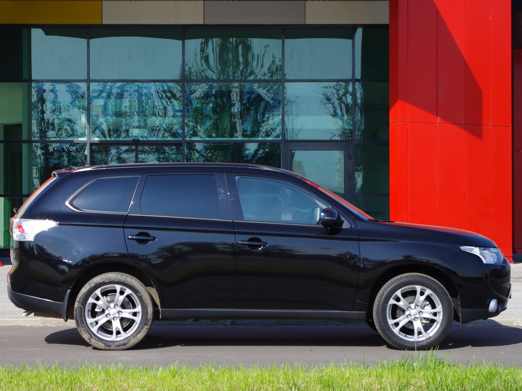 Mitsubishi Outlander © KM.RU, Кирилл Савченко Mitsubishi Outlander