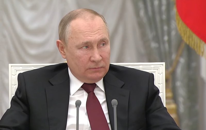 Стоп-кадр из видеотрансляции Путин