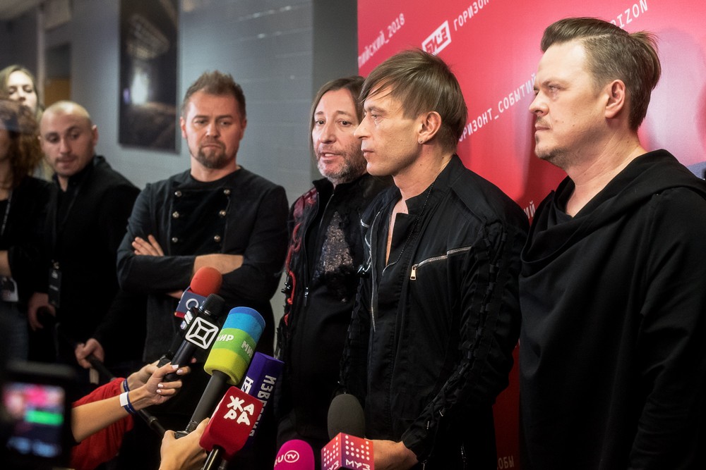 © KM.RU