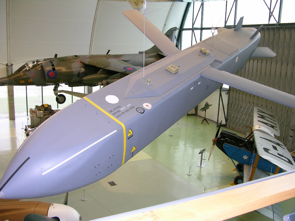 Storm Shadow в Музее Королевских ВВС в Лондоне. Фото с сайта ru.wikipedia.org