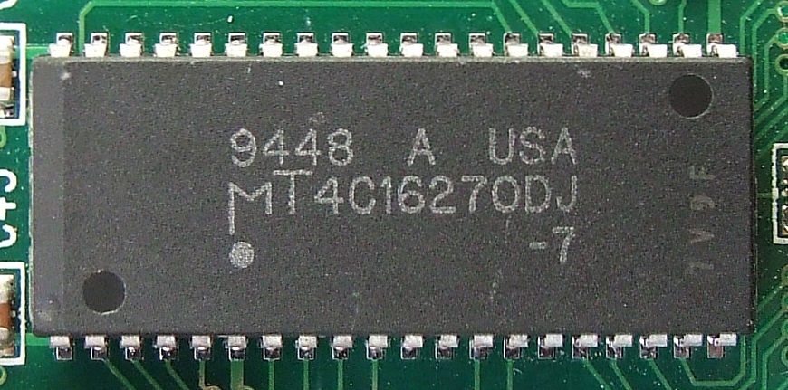 Фото © <a href="https://commons.wikimedia.org/wiki/File:Micron_MT4C16270DJ-7.png">Trio3D</a> /<a href="https://creativecommons.org/licenses/by-sa/3.0/deed.en">CC BY-SA 3.0</a>