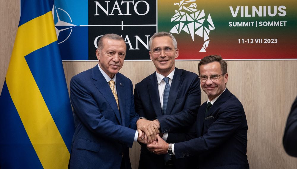 Переговоры между НАТО, Турцией и Швецией Фото с сайта nato.int Турция согласилась ускорить процесс вступления Швеции в НАТО