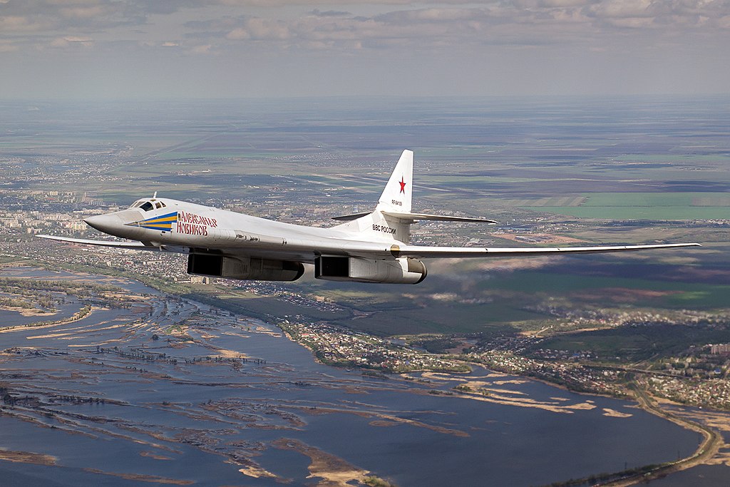 Tу-160. <a href="https://creativecommons.org/licenses/by-sa/3.0/deed.en">CC BY-SA 3.0</a>/ <a href="https://commons.wikimedia.org/wiki/File:Tupolev_Tu-160_RF-94109.jpg">Alex Beltyukov</a>