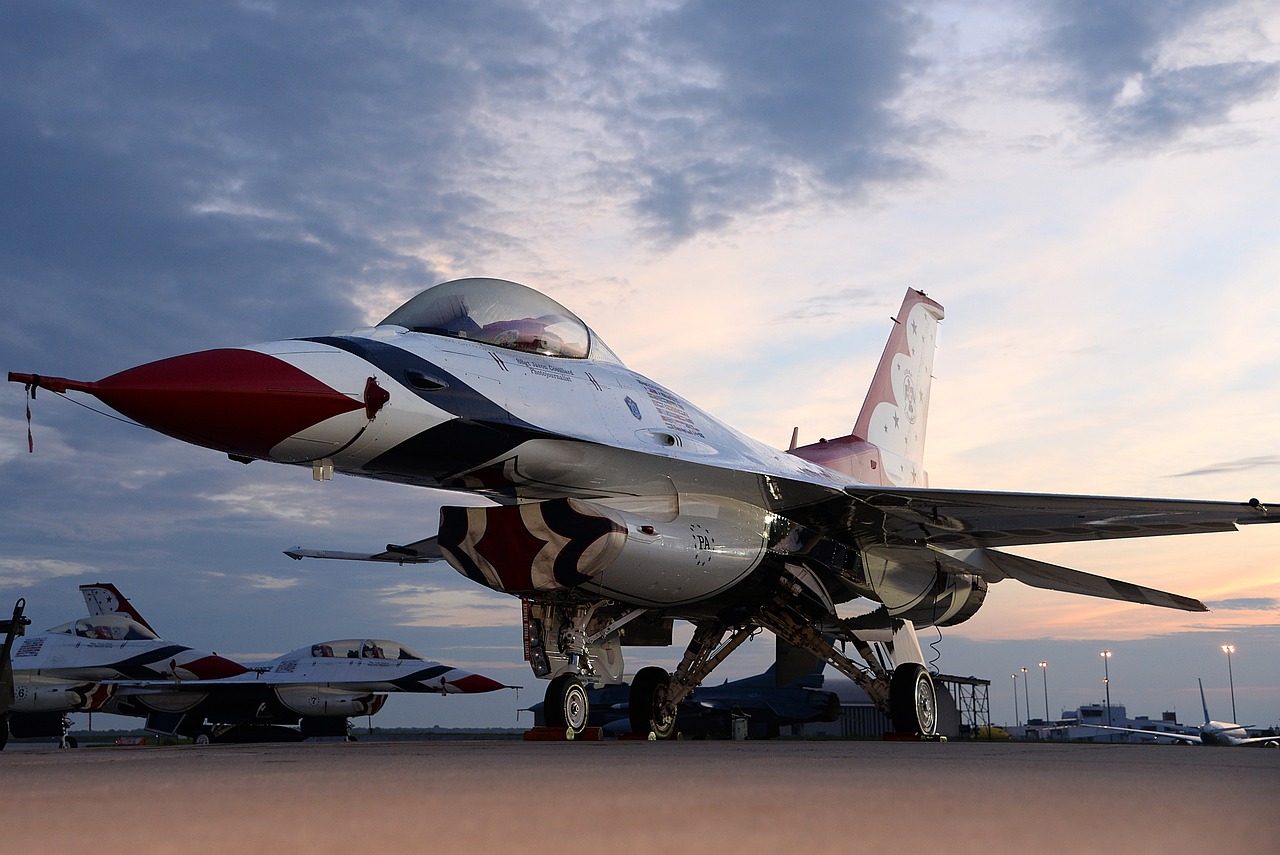 F-16. Фото с сайта Pixabay.com