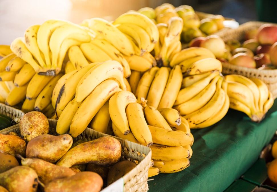 Фото: <a href="https://www.freepik.com/free-photo/organic-fresh-fruits-table-sale-supermarket_5014934.htm#query=%D0%B1%D0%B0%D0%BD%D0%B0%D0%BD%D1%8B%20%D0%BC%D0%B0%D0%B3%D0%B0%D0%B7%D0%B8%D0%BD&position=0&from_view=search&track=ais&uuid=21ddab6e-70df-42e0-bfee-2c6e6146a5fa">Freepik</a>