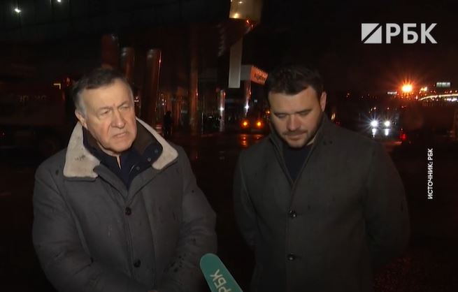 Владелец «Крокус Сити Холла» Араз Агаларов (слева) и Эмин Агаларов. Стоп-кадр из видео РБК