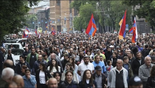 Протесты в Армении. Скриншот видео