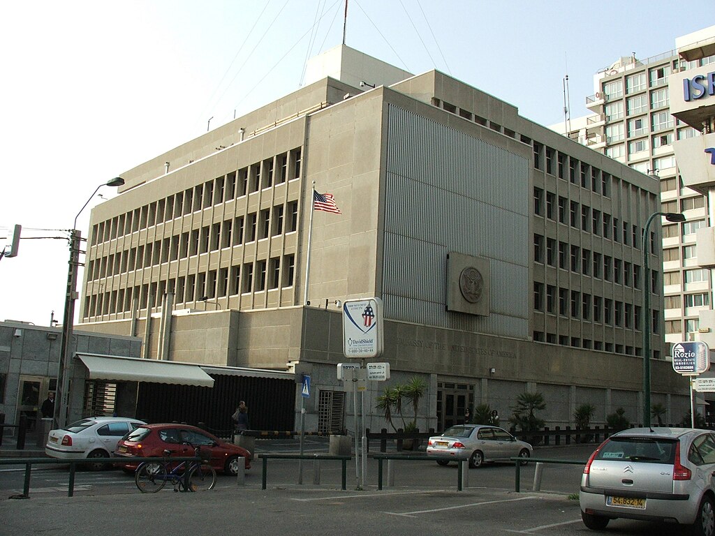<a href="https://creativecommons.org/licenses/by/3.0/deed.en">CC BY 3.0</a>/Krokodyl/<a href="https://commons.wikimedia.org/wiki/File:US_embassy_Tel_Aviv_6924.JPG">US embassy Tel Aviv</a>