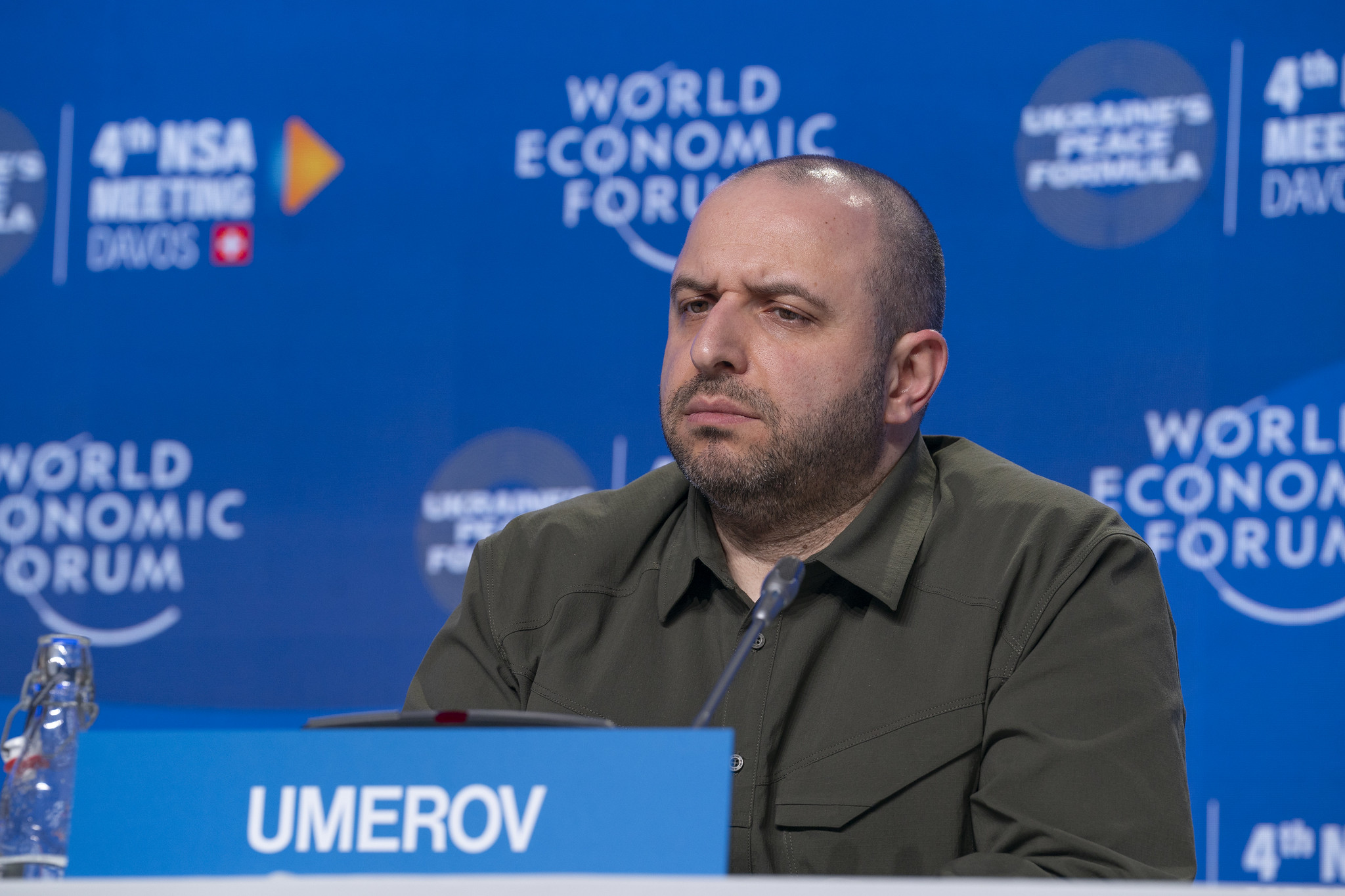 Умеров прибыл в Стамбул для переговоров по обмену пленными