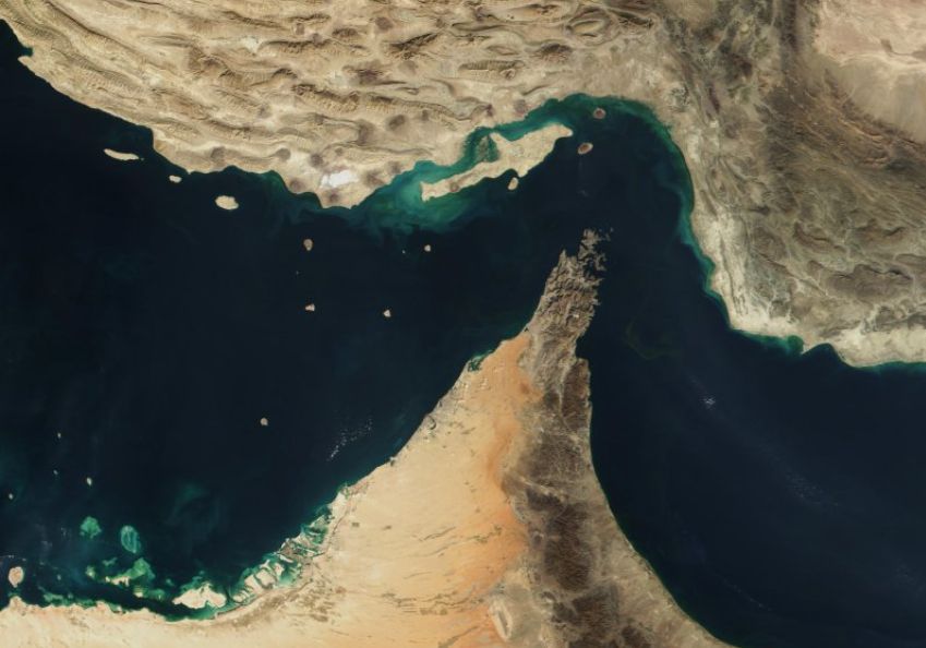 Ормузский пролив, вид со спутника. Фото: NASA/GSFC